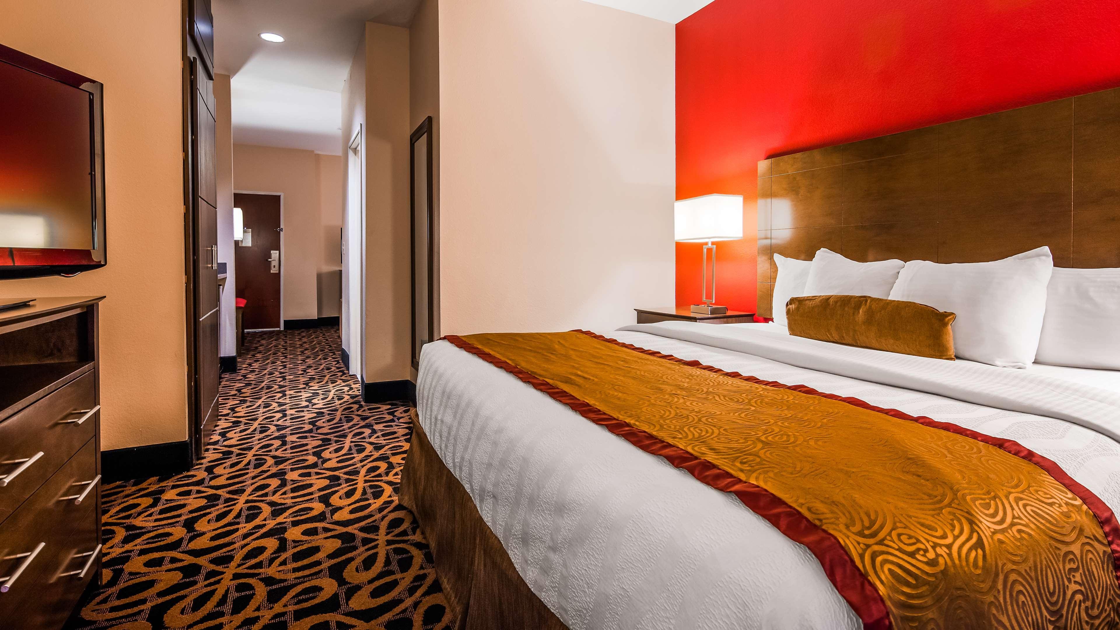 Best Western Plus Brandywine Inn & Suites Monticello Exterior photo