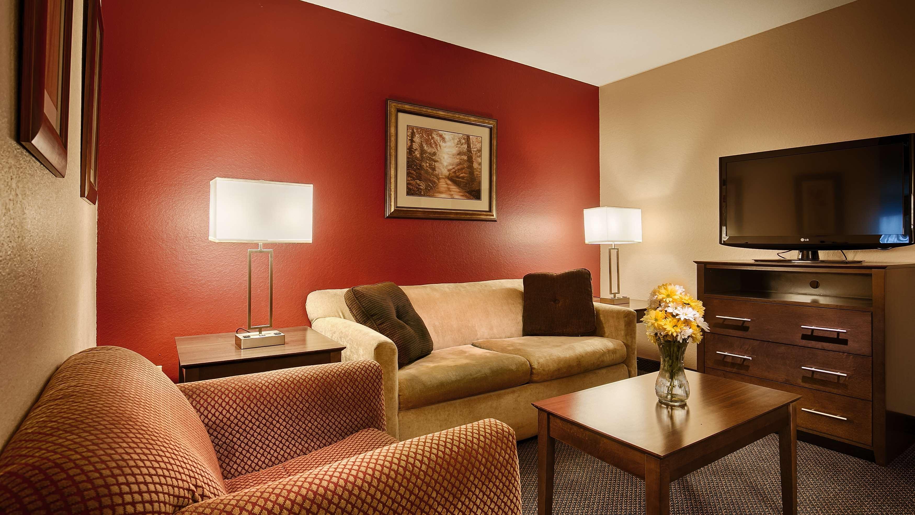 Best Western Plus Brandywine Inn & Suites Monticello Exterior photo