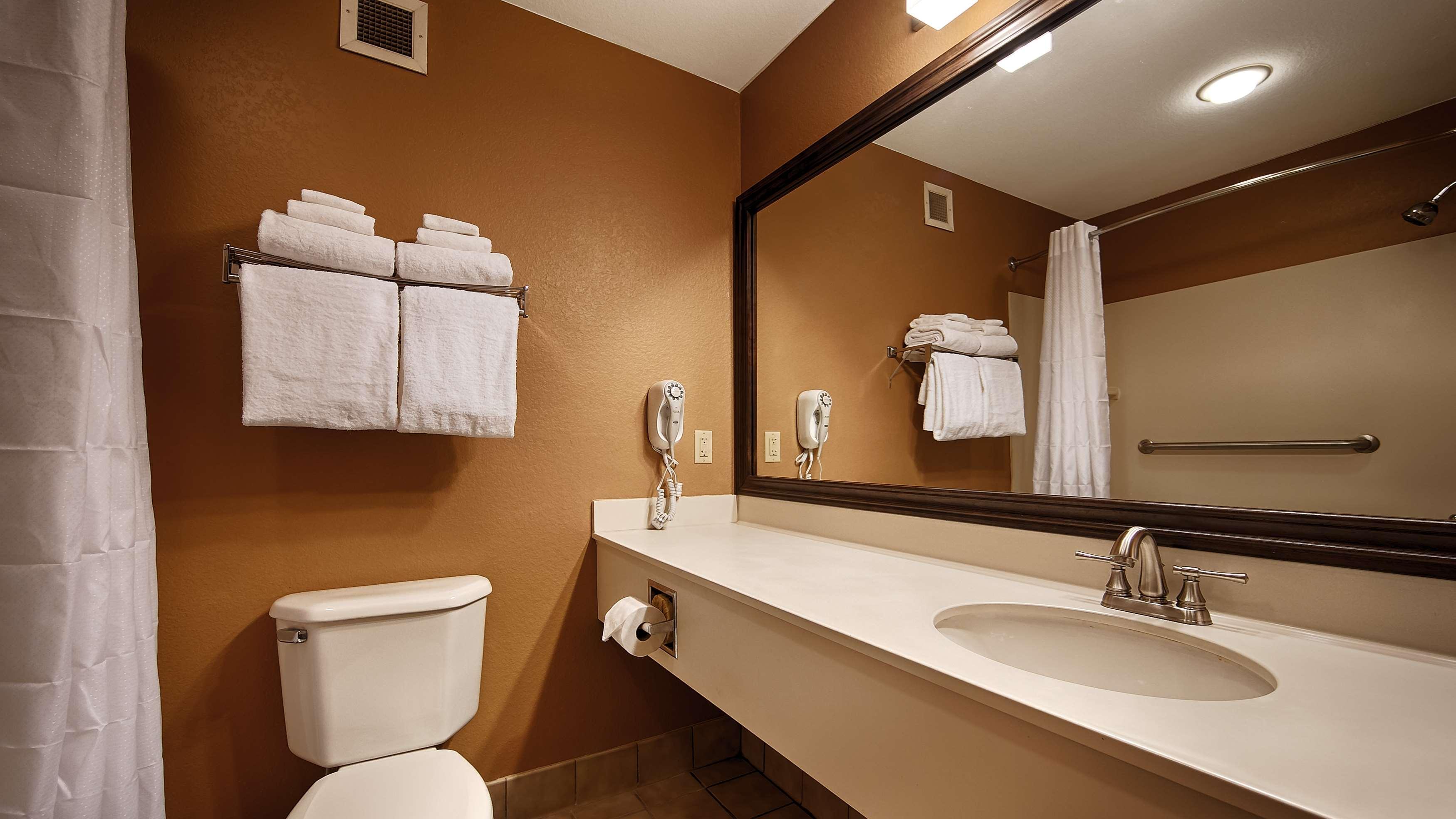 Best Western Plus Brandywine Inn & Suites Monticello Exterior photo