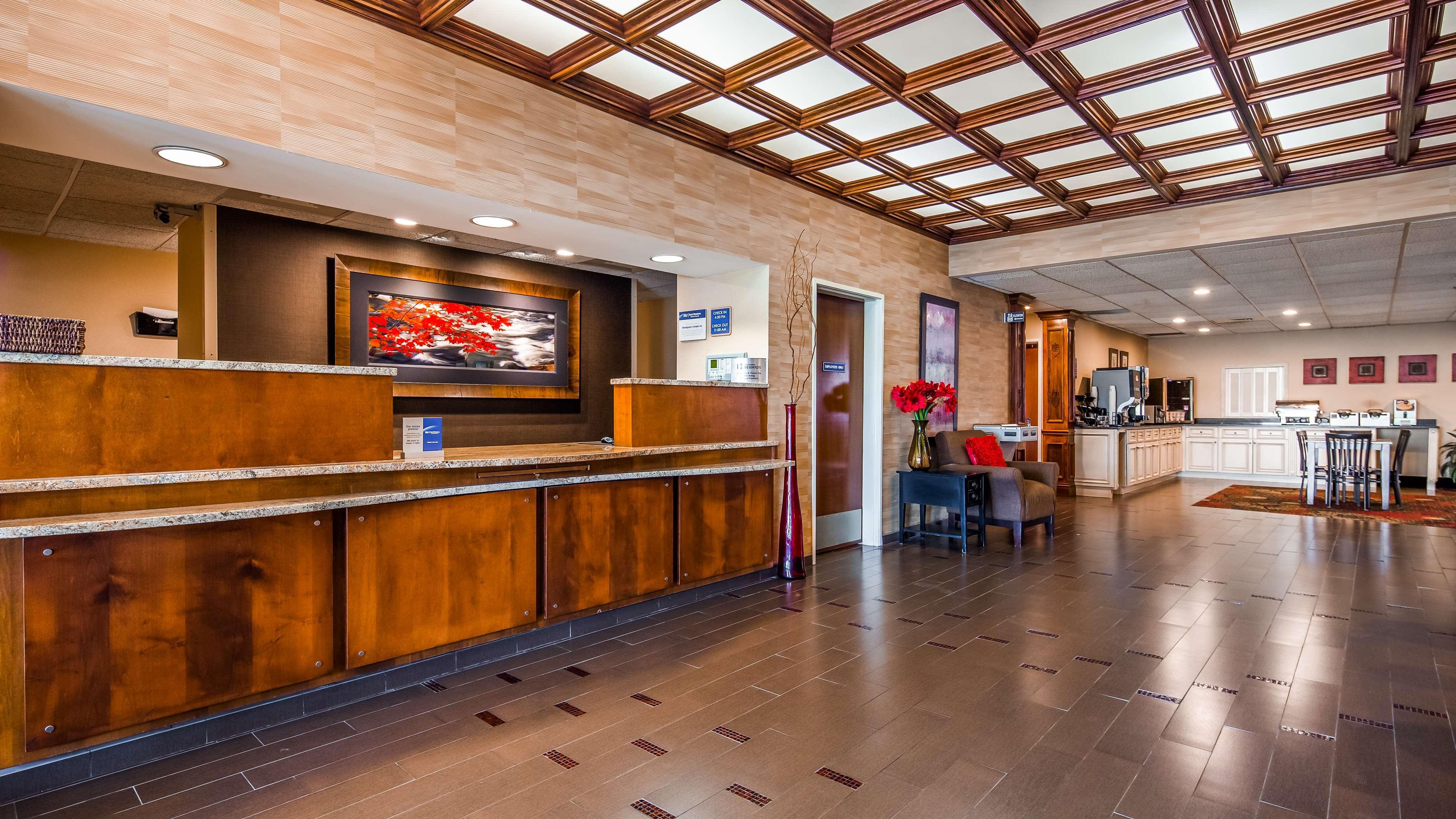 Best Western Plus Brandywine Inn & Suites Monticello Exterior photo