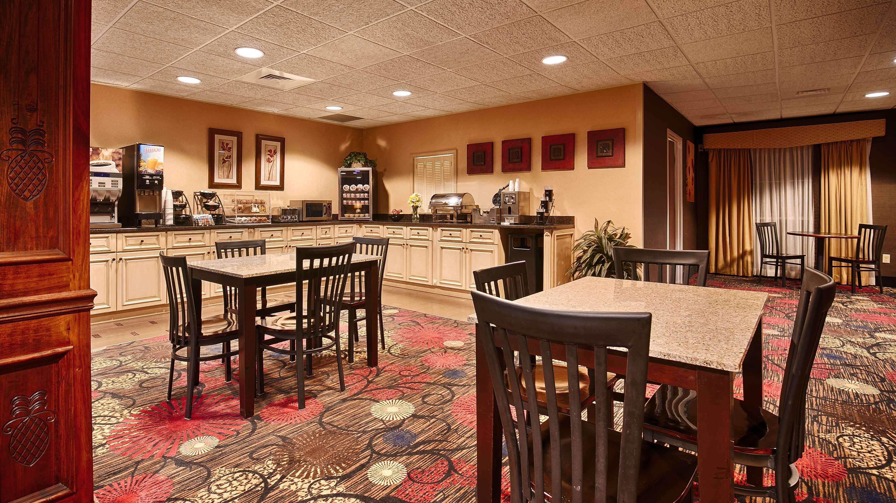 Best Western Plus Brandywine Inn & Suites Monticello Exterior photo