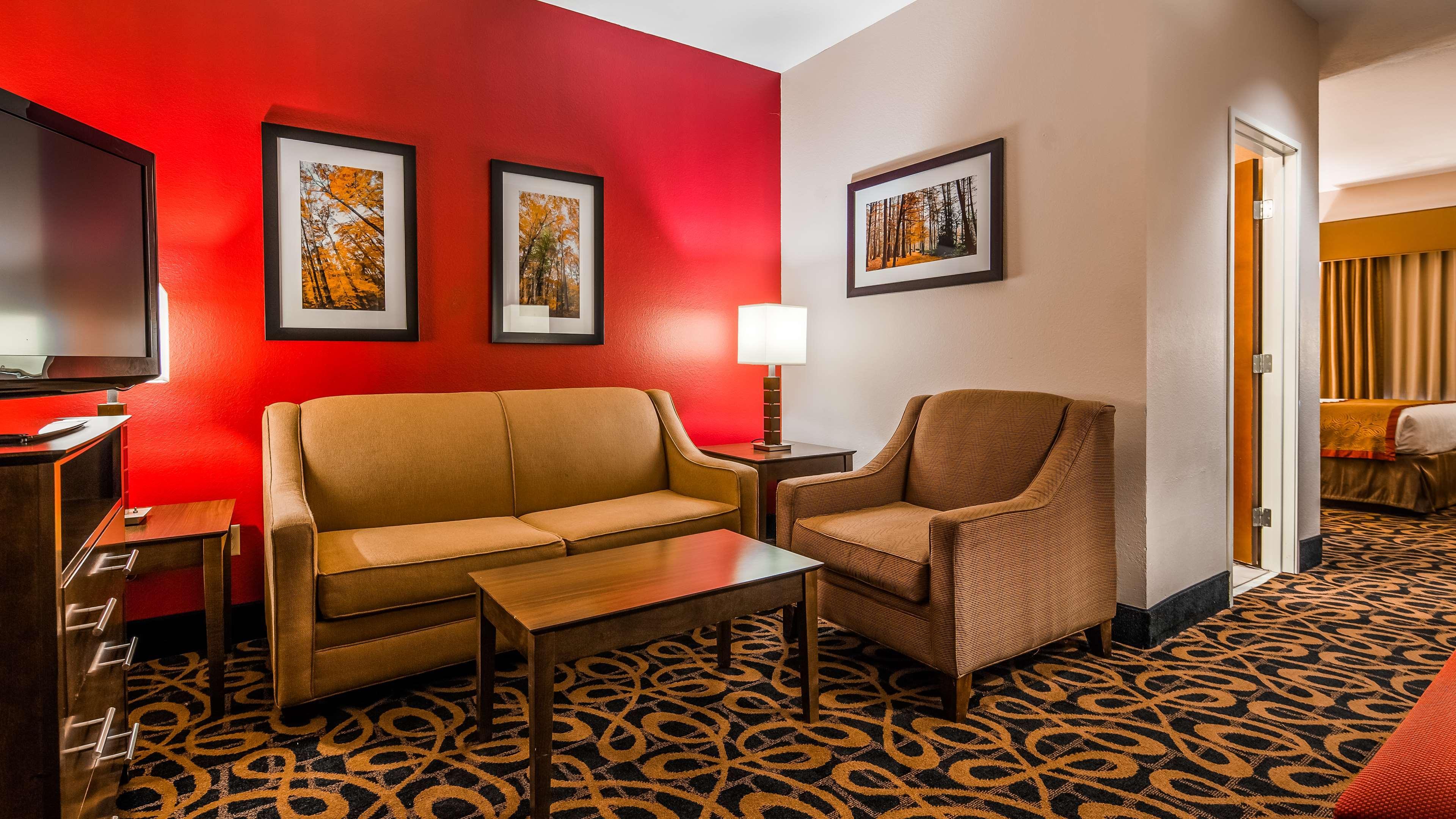 Best Western Plus Brandywine Inn & Suites Monticello Exterior photo