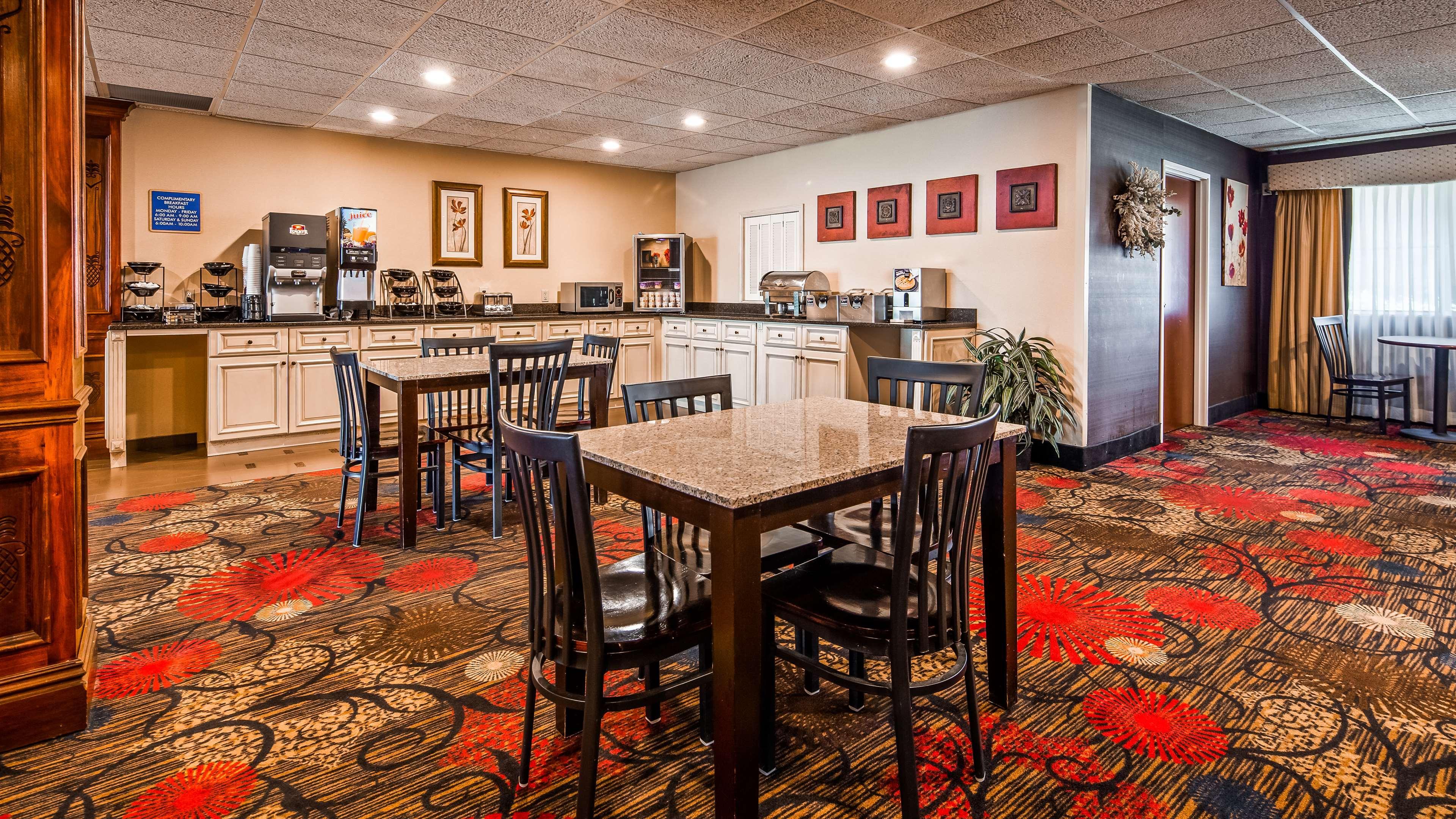 Best Western Plus Brandywine Inn & Suites Monticello Exterior photo
